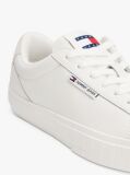 Άσπρο Essential Δερμάτινα Sneakers Με Λεπτομέρειες Σε Αντίθεση  Γυναίκες