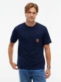 Μπλε Βαμβακερό T-Shirt Με Τσέπη Και Οικόσημο  Άνδρες