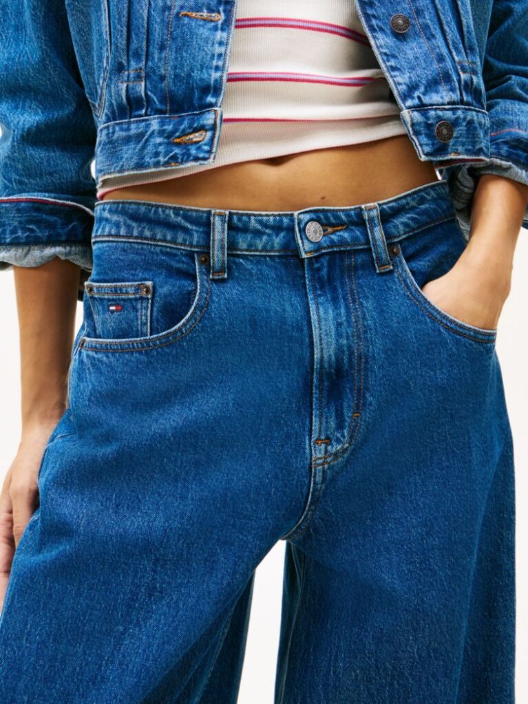 Denim Charlie Τζιν Σε Άνετη Γραμμή Με Κανονική Μέση  Γυναίκες