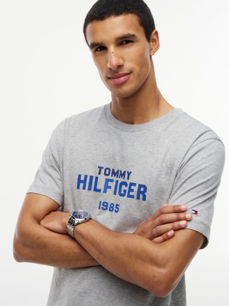 Γκρι Βαμβακερό T-Shirt Με Κλασική Λαιμόκοψη Και Λογότυπο Σε Αντίθεση  Άνδρες